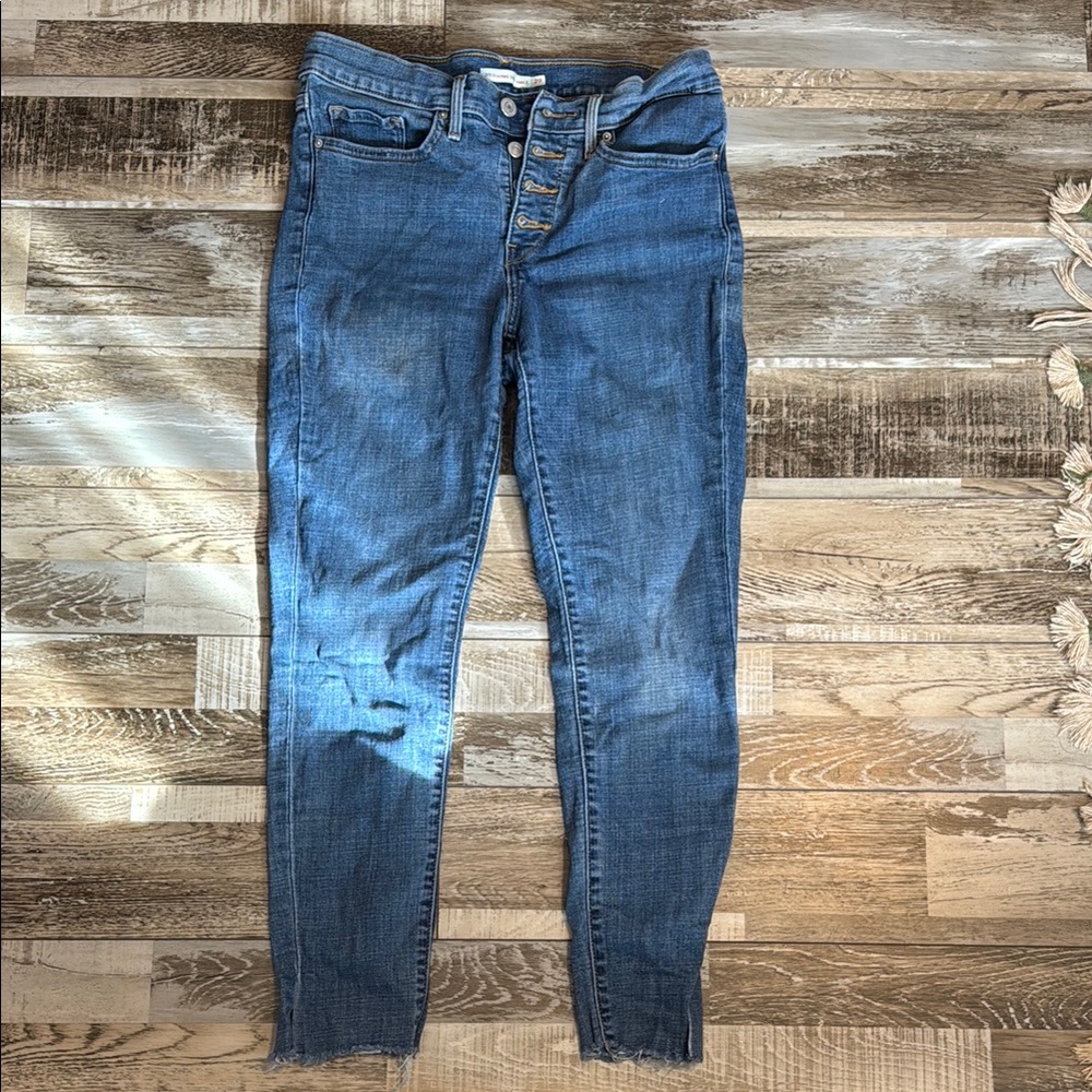 Levi’s skinny jeans